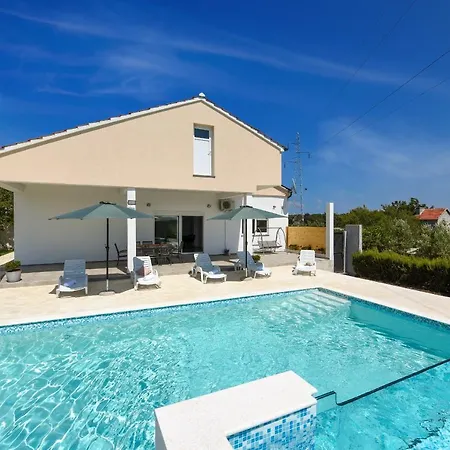 Poolincluded - Holiday Anima Galovac (Zadar)