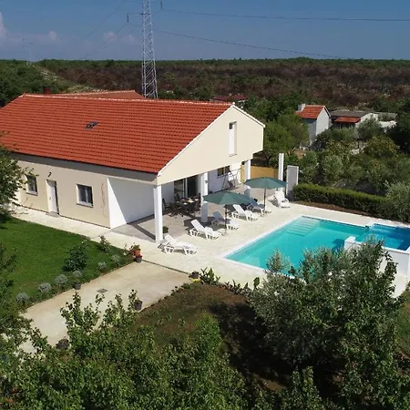 Poolincluded - Holiday Anima * Galovac (Zadar)