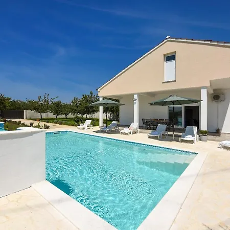 Holiday home Poolincluded - Holiday Anima