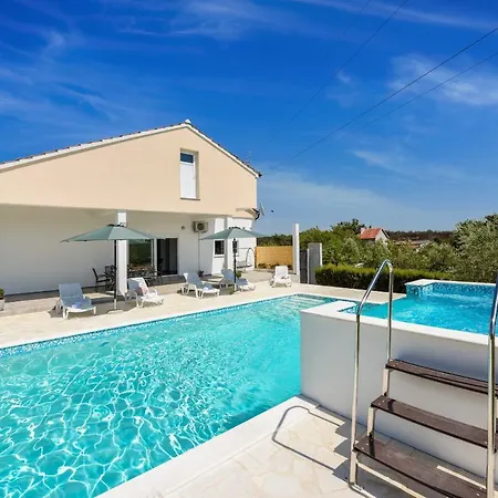 Poolincluded - Holiday Anima * Galovac (Zadar)
