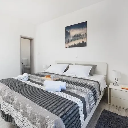 Poolincluded - Holiday Anima * Galovac (Zadar)