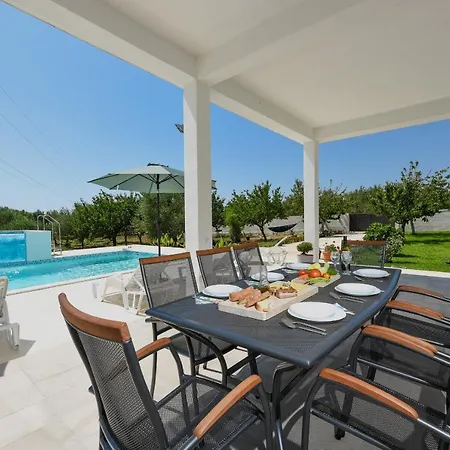 Poolincluded - Holiday Anima Hébergement de vacances