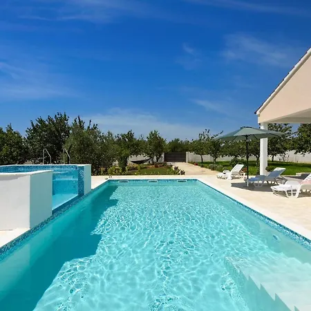 Poolincluded - Holiday Anima Hébergement de vacances