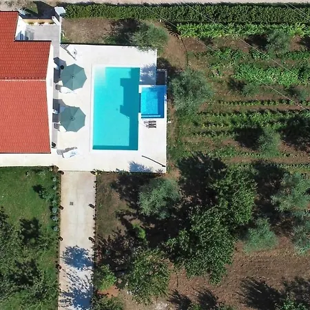 Poolincluded - Holiday Anima Galovac (Zadar)